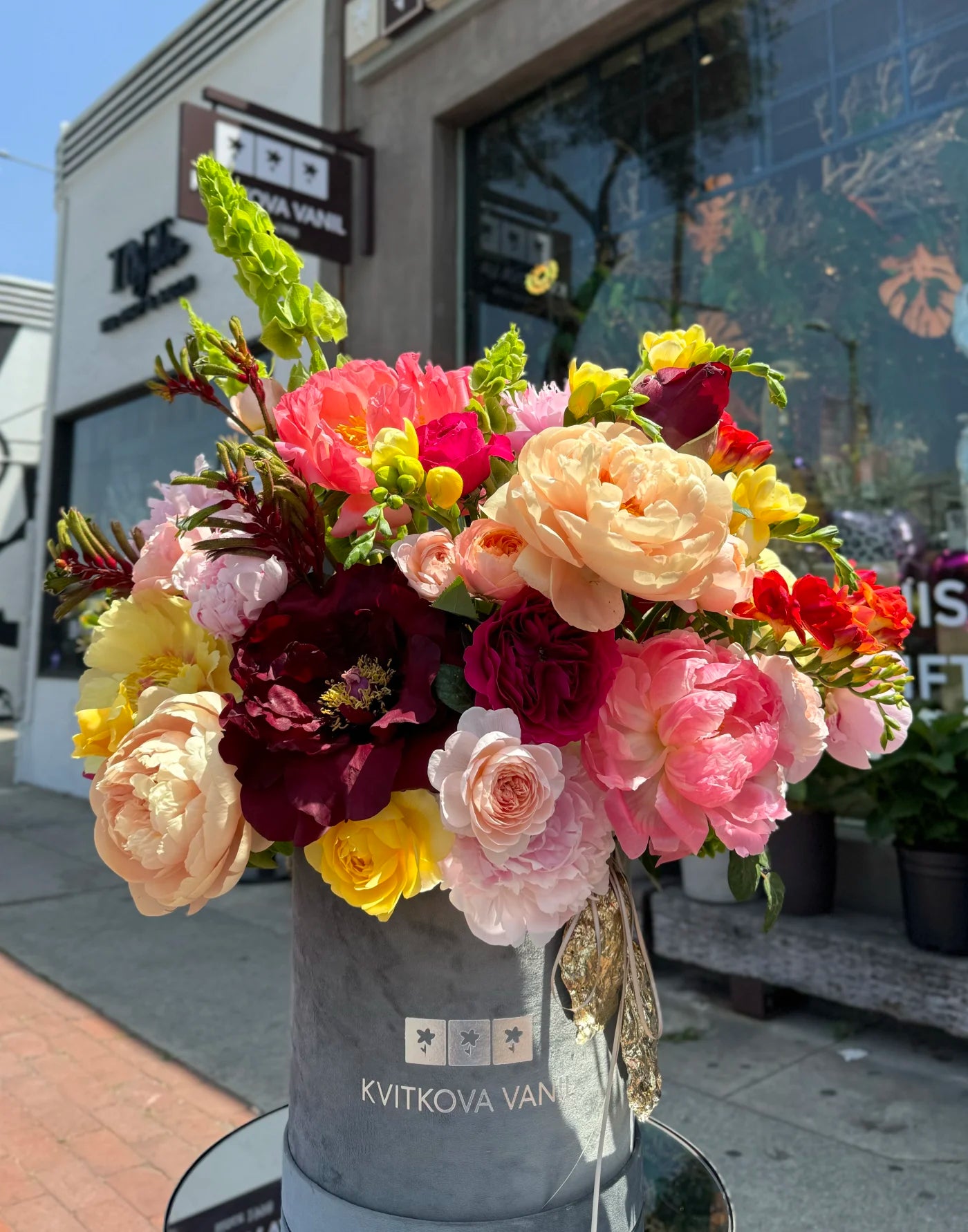 №196 Bold Bloom Luxe Box