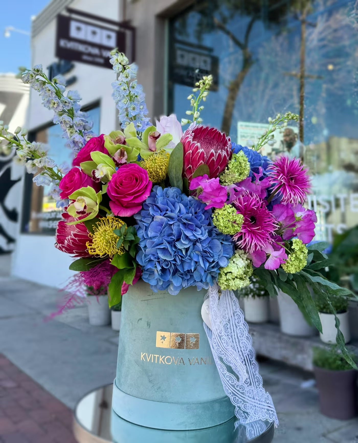 №105 Vivid Blossom Luxe Box