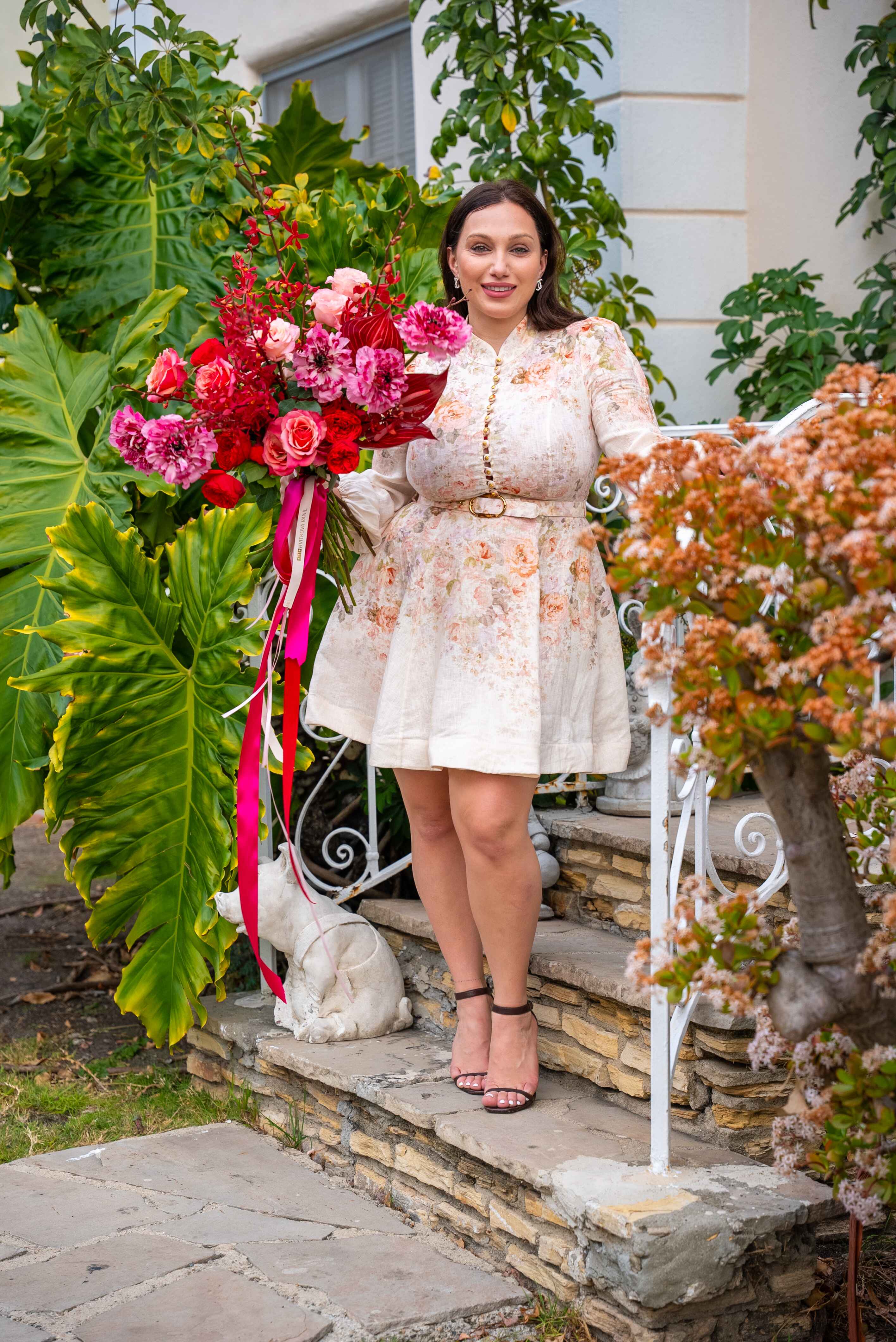 №161 Crimson Blush – A Luxurious Floral Symphony