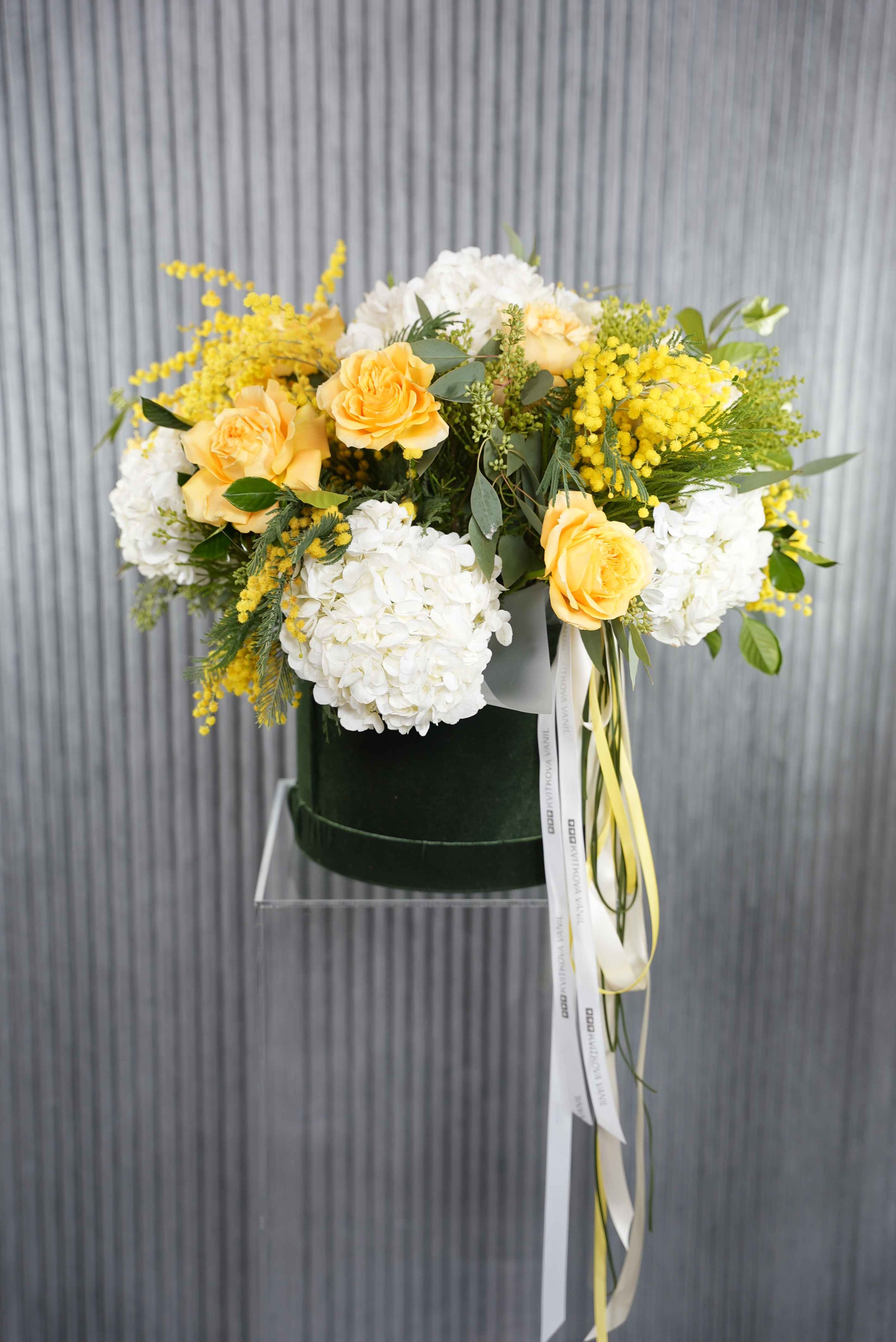 №163 Golden Elegance – Luxurious Yellow & White Floral Arrangement