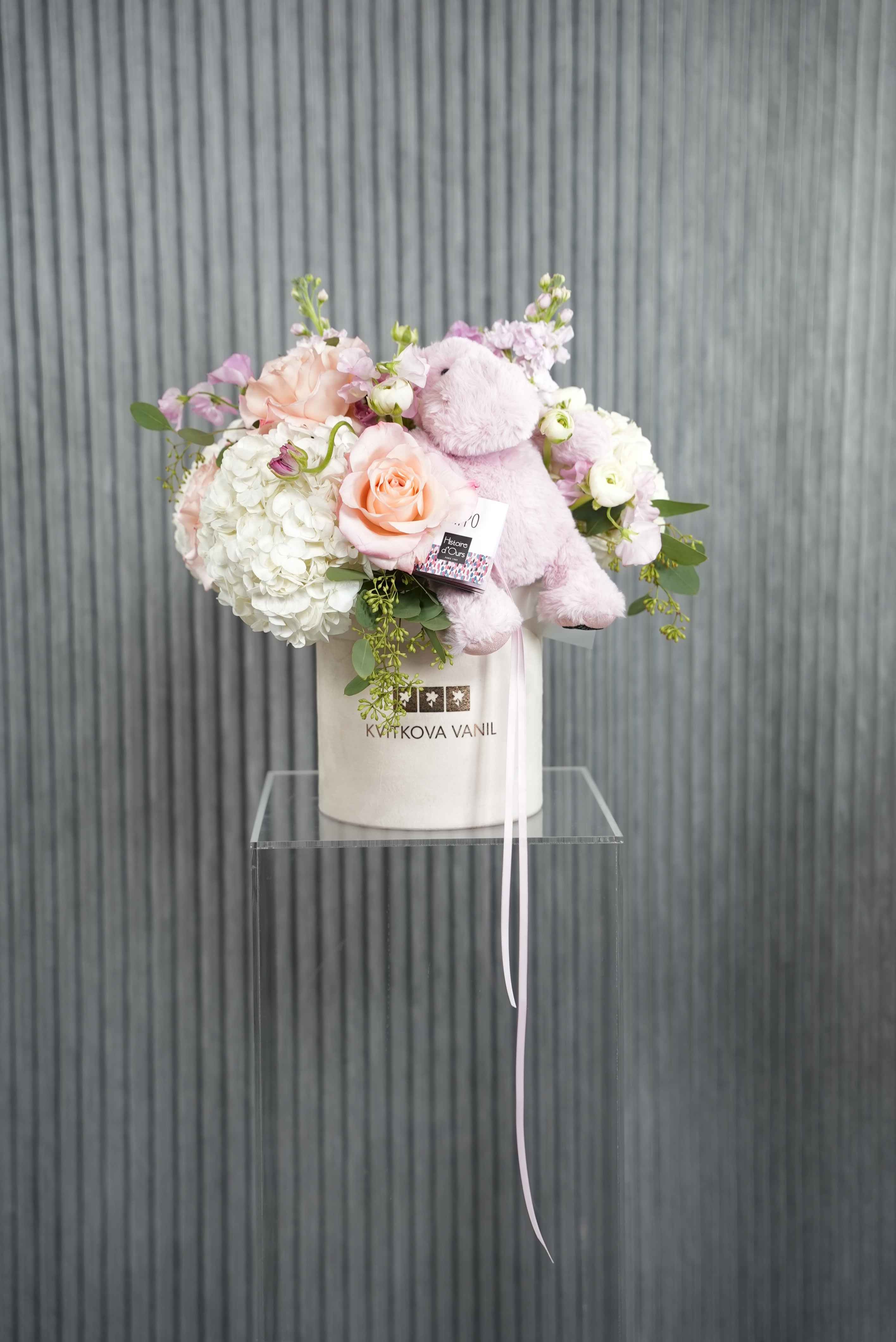 №164 Sweet Embrace – Floral & Teddy Gift for Kids