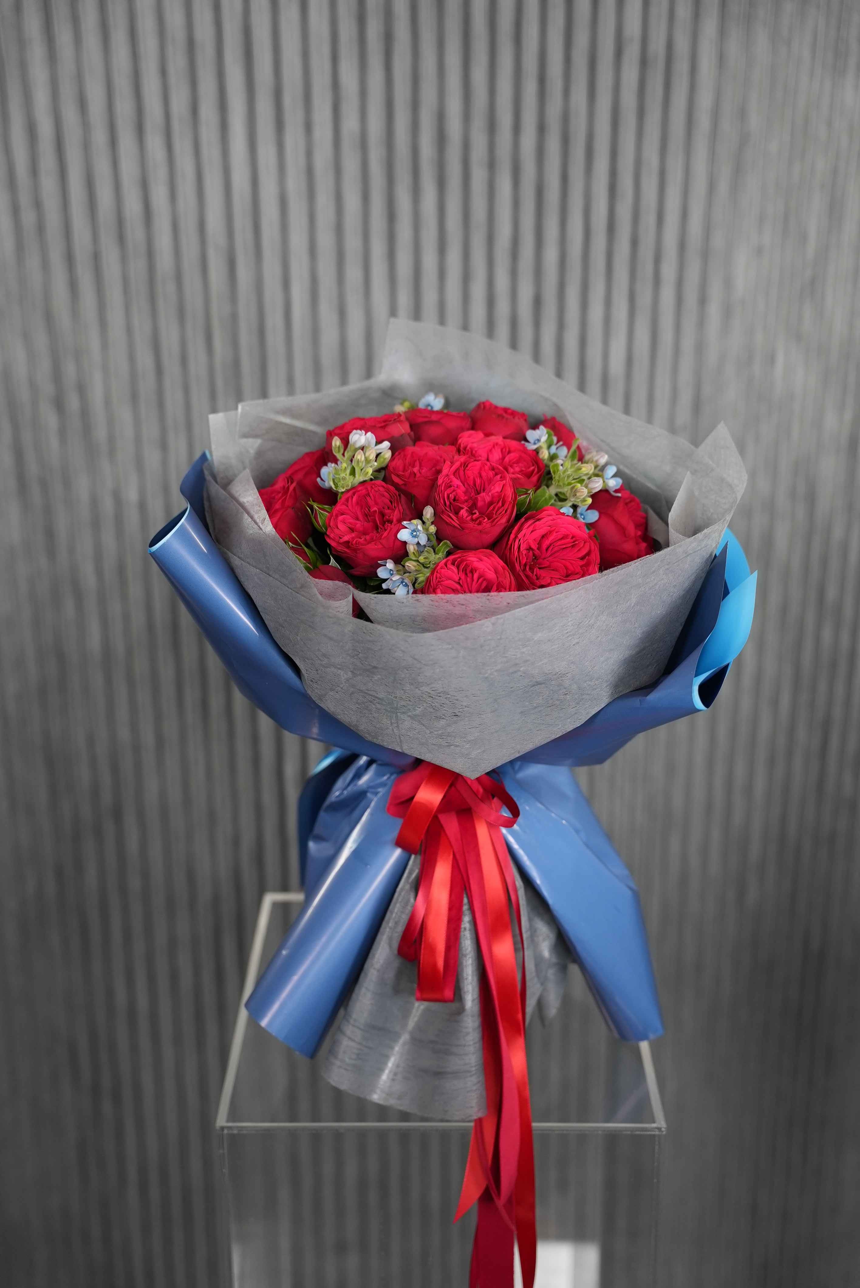 №166 Regal Passion – Sophisticated Red & Blue Bouquet