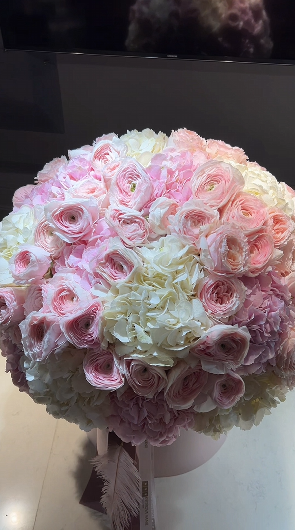 №100 Elegance in Bloom