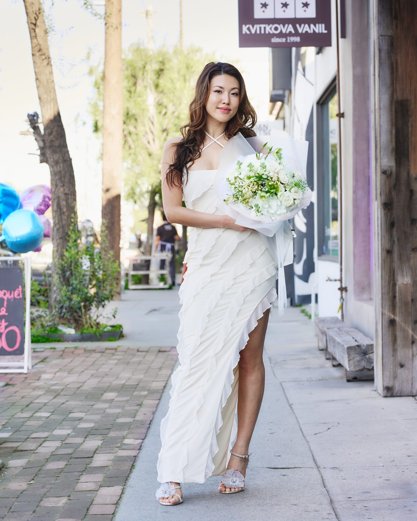 №619 Ivory Garden Bouquet